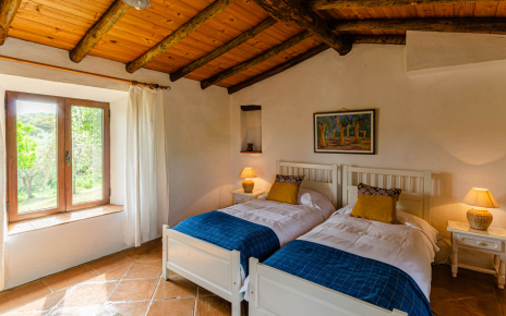 Twin bedded room (can be made as double beded)